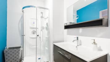 Hårføner, håndklær, såpe og sjampo