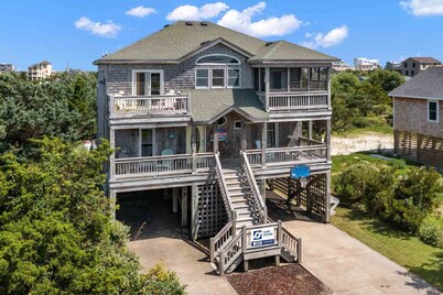 Oceanview Home with Private Pool, Hot Tub, Tiki Bar, Foosball, and Beach Gear
