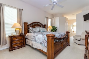 4 bedrooms, iron/ironing board, internet, bed sheets