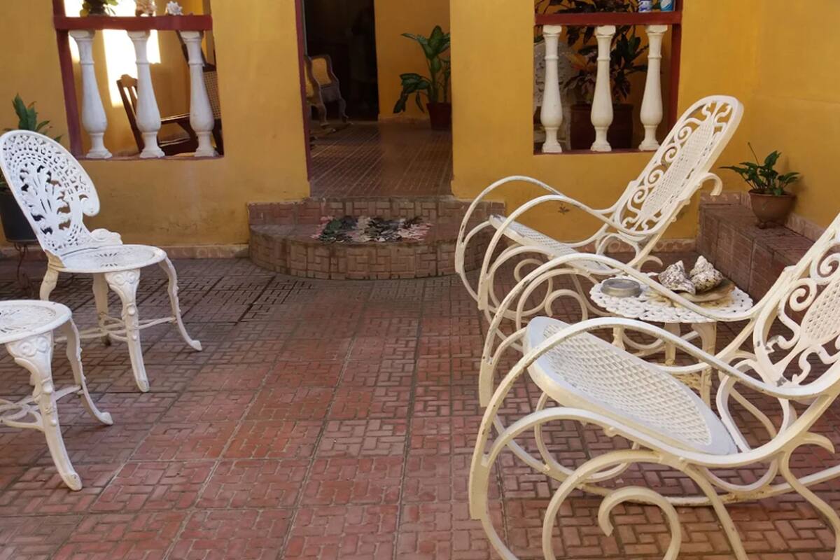 Chambre Double ou avec lits jumeaux, plusieurs lits, non-fumeur | Terrasse/Patio