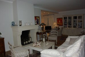 TV, fireplace, table tennis, books - BEAUTIFUL LUXURY HOUSE (Villeneuve-sur-Lot)