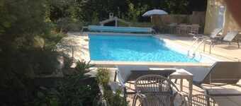 Comfortable villa, heated pool in a quiet area, excluding subdivision