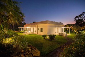 Exterior - Modern Property with Private Pool, Garden, Wi-Fi, Terrace, Barbecue, Air Condit. (Montevago)
