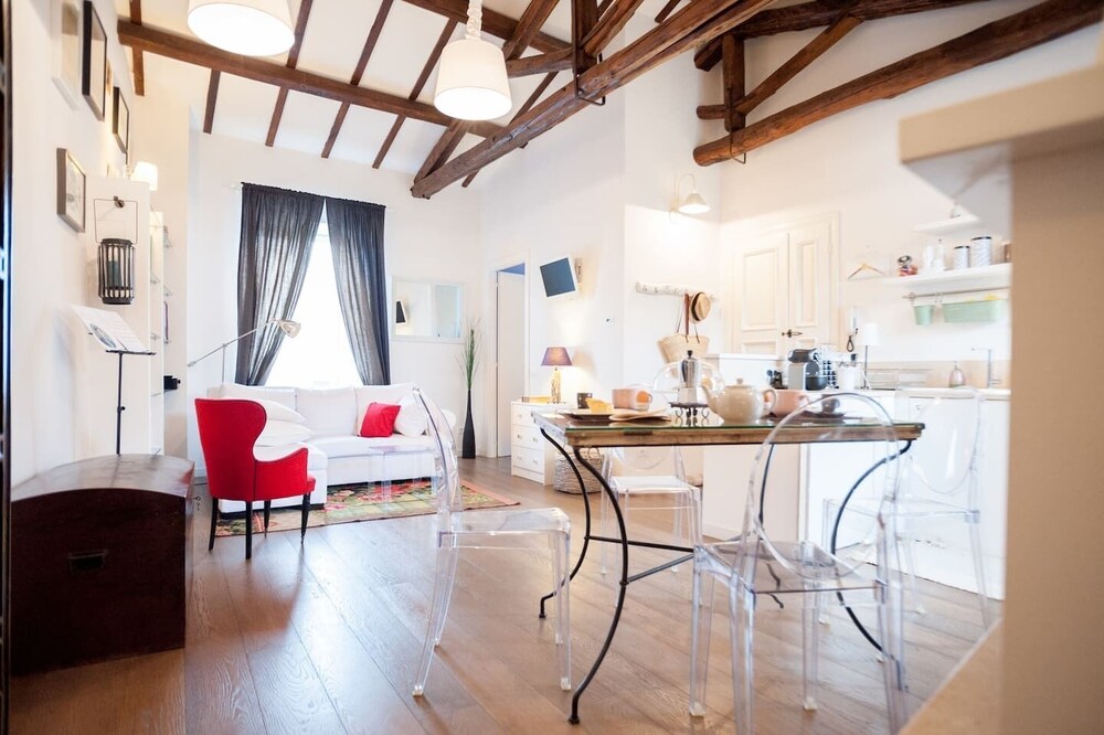 White House in the historic center of Orvieto - parking included