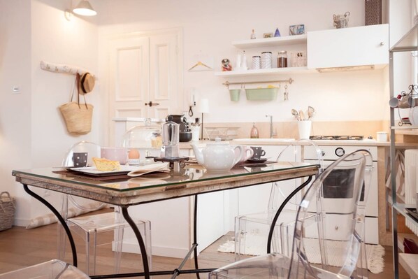 Fridge, microwave, oven, stovetop - White House in the historic center of Orvieto - parking included (Orvieto)