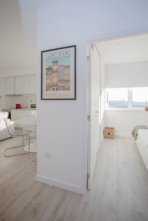 1 slaapkamer, een strijkplank/strijkijzer, wifi, beddengoed