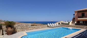 Villa Blanca di lusso con vista mare