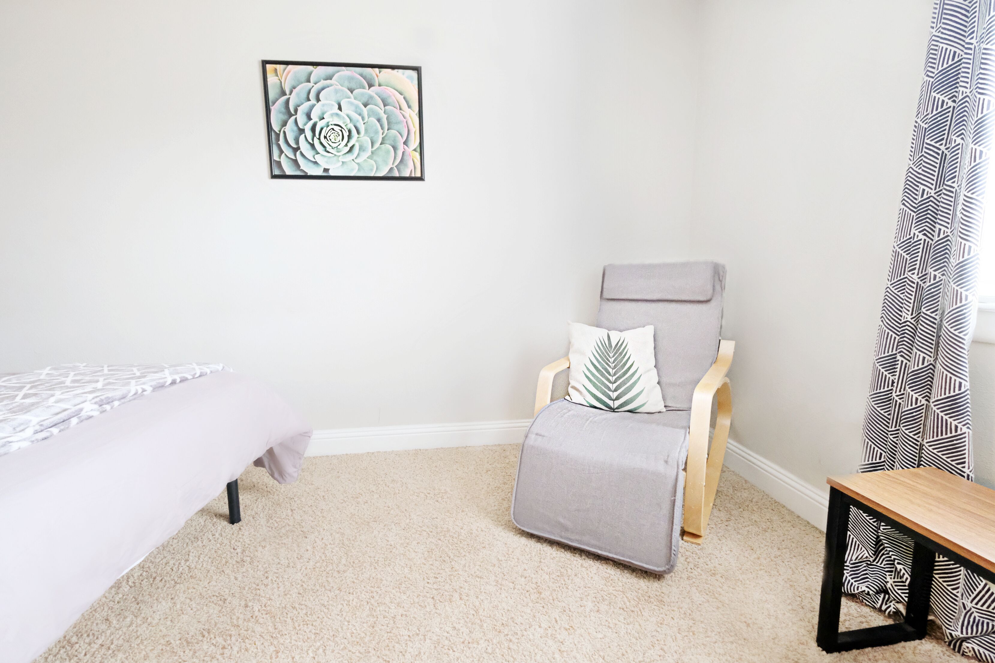 Modern Comfort + Dallas City Flat