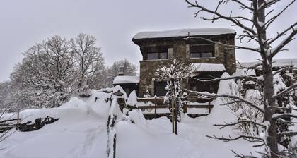 Spa in the house and an unbeatable view of Gredos.
