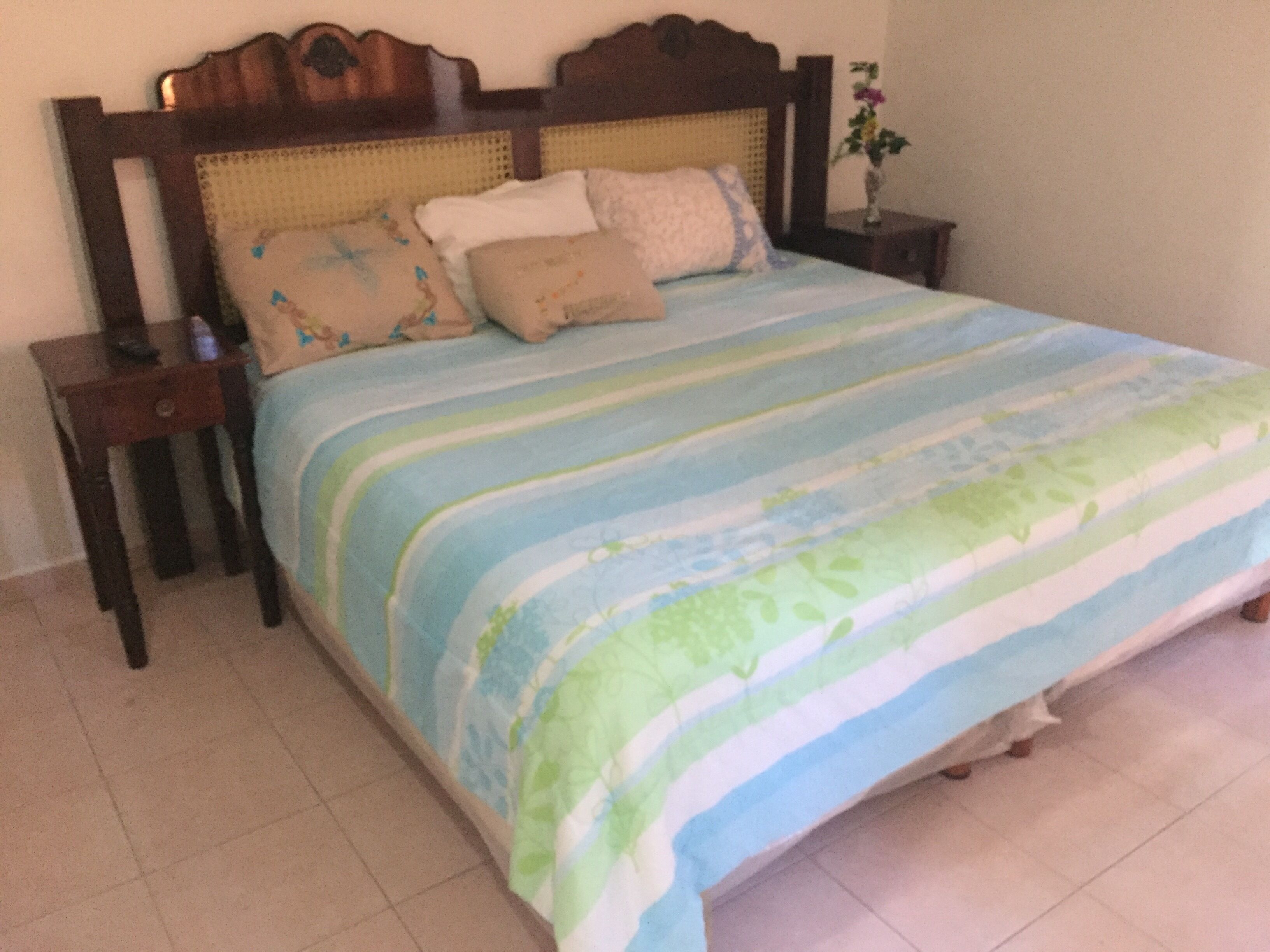 Casa Nidia comfortable near Altabrisa wifi a / c dish