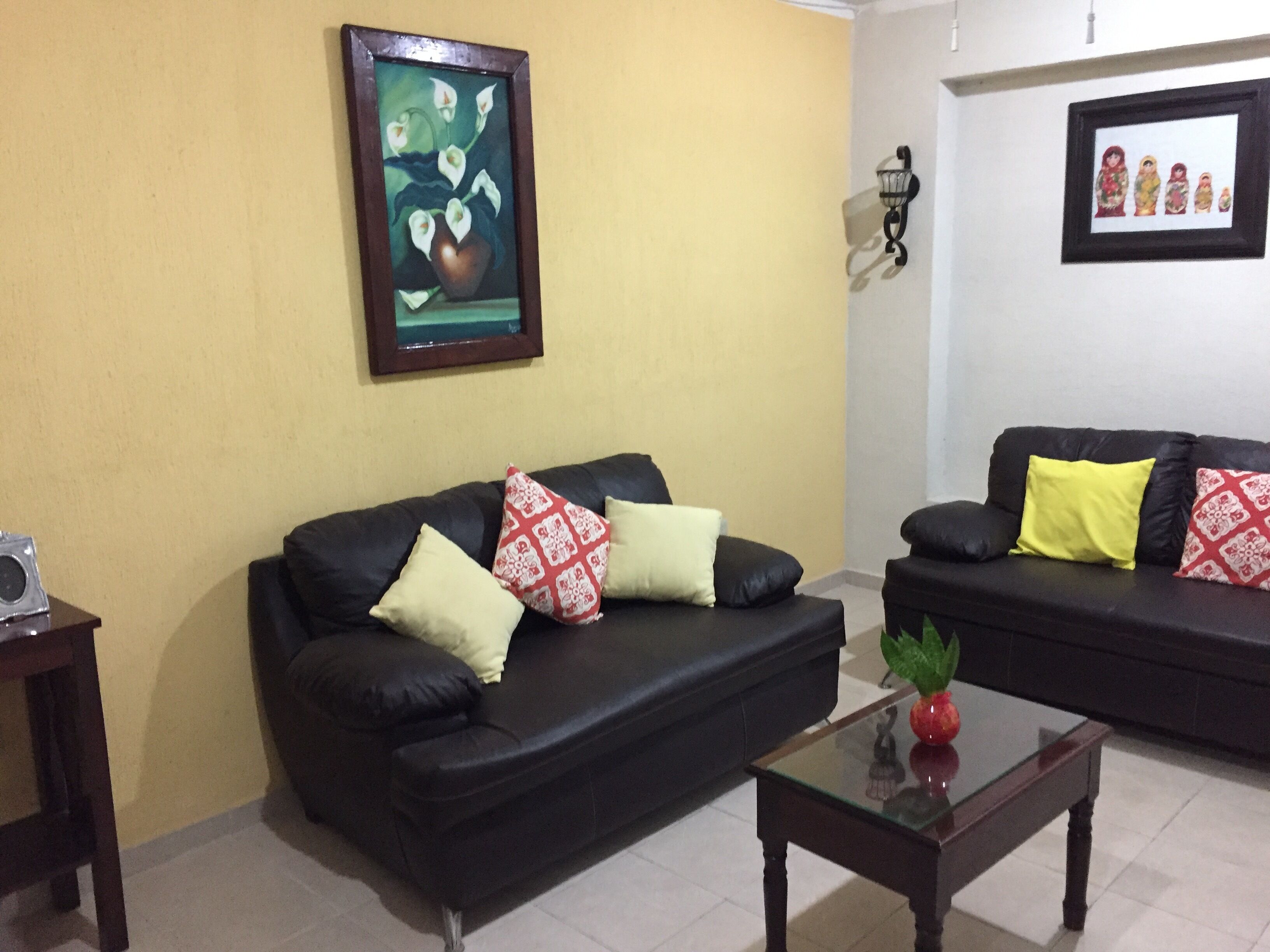 Casa Nidia comfortable near Altabrisa wifi a / c dish
