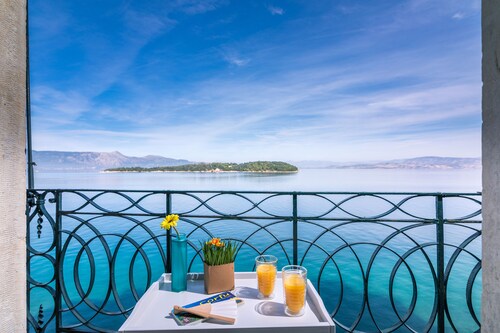 Luxury Seaview Suite Mouragia