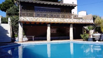 Piscine extérieure
