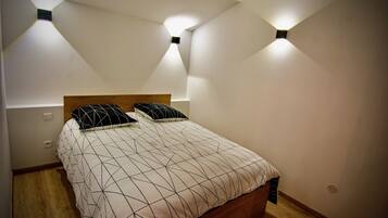 2 chambres, système d’insonorisation, fer et planche à repasser