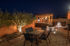 Outdoor dining - Beautiful house in San Carlos (SAN CARLOS)