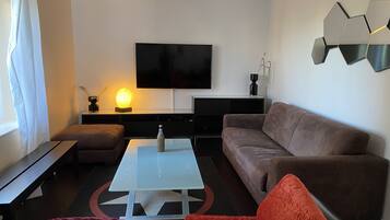 TV, ping pong, books, offices