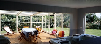 Family house with beautiful sea view and close to beaches