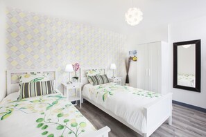 4 chambres, fer et planche à repasser, Wi-Fi, draps fournis