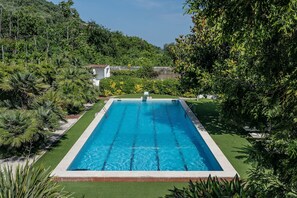 Piscine extérieure