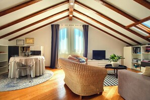 Smart TV - Villa Giovanna with terrace, jacuzzi and sauna (LOANO)