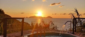 EXCLUSIVE Pool and Garden Villa Sunset Seaview