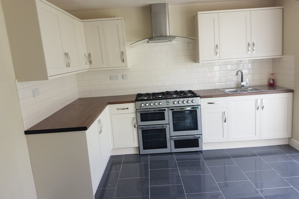 SPACIOUS TOWNHOUSE IN WALTHAMSTOW