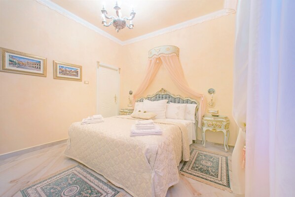 2 bedrooms, in-room safe, iron/ironing board, WiFi