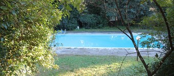 Depandance surrounded by the greenery of northern Rome