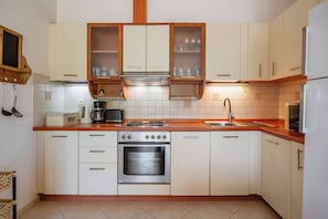 Fridge, microwave, oven, stovetop - Villa Deleni - Private Pool, Sea Views & Gardens (Rethymno)