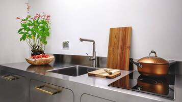 Mikrowelle, Ofen, Herdplatte, GeschirrspĂŒler