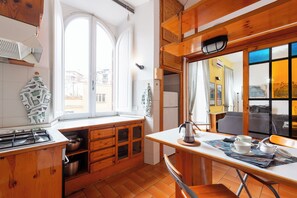 Kühlschrank, Ofen, Herdplatte, Geschirrspüler