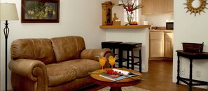 Living area - Hotel California (Palm Springs)