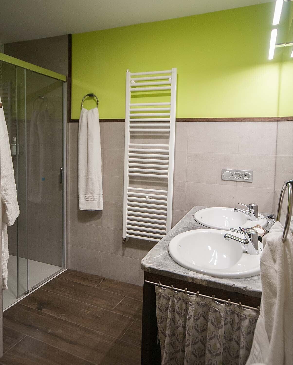 RURAL HOUSE IN SIERRA DE ARALAR, 4O KM FROM SAN SEBASTIAN-30 PAMPLONA 12 PEOPLE