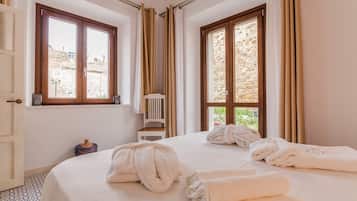 1 bedroom, iron/ironing board, internet