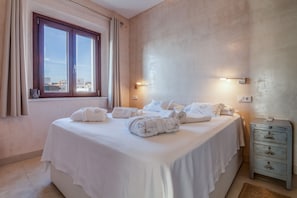 1 chambre, fer et planche à repasser, literie fournie