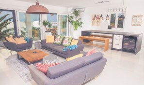 Smart-tv, boeken en een stereo