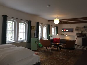 1 bedroom, iron/ironing board, WiFi, bed sheets