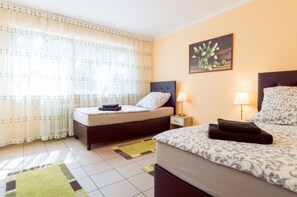 3 bedrooms, iron/ironing board, WiFi, bed sheets