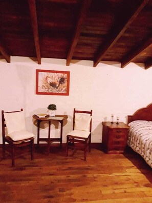 1 slaapkamer, een strijkplank/strijkijzer, wifi, beddengoed