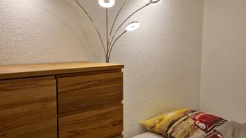 1 chambre, fer et planche Ă repasser, Wi-Fi gratuit, draps fournis