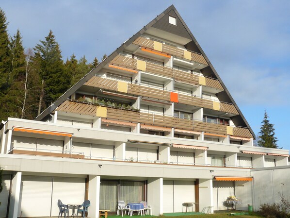 المنشأة من الخارج