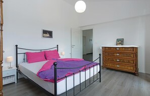 2 bedrooms, free WiFi, bed sheets