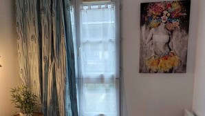 Luokittelematon kuva, 4 kautta 81, painike