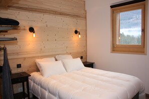 3 soverom, strykejern/-brett, reiseseng for barn og wi-fi (inkludert)