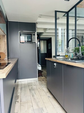 Microwave, oven, stovetop, dishwasher