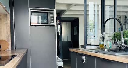 Atypical fisherman's house