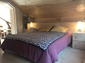 2 Schlafzimmer, Schreibtisch, Bügeleisen/Bügelbrett, kostenloses WLAN