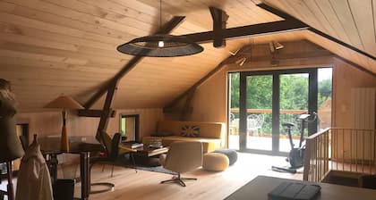 LE CLOS DE LA BOISSIERE Renovated tobacco drying shed in the heart of Périgord Noir