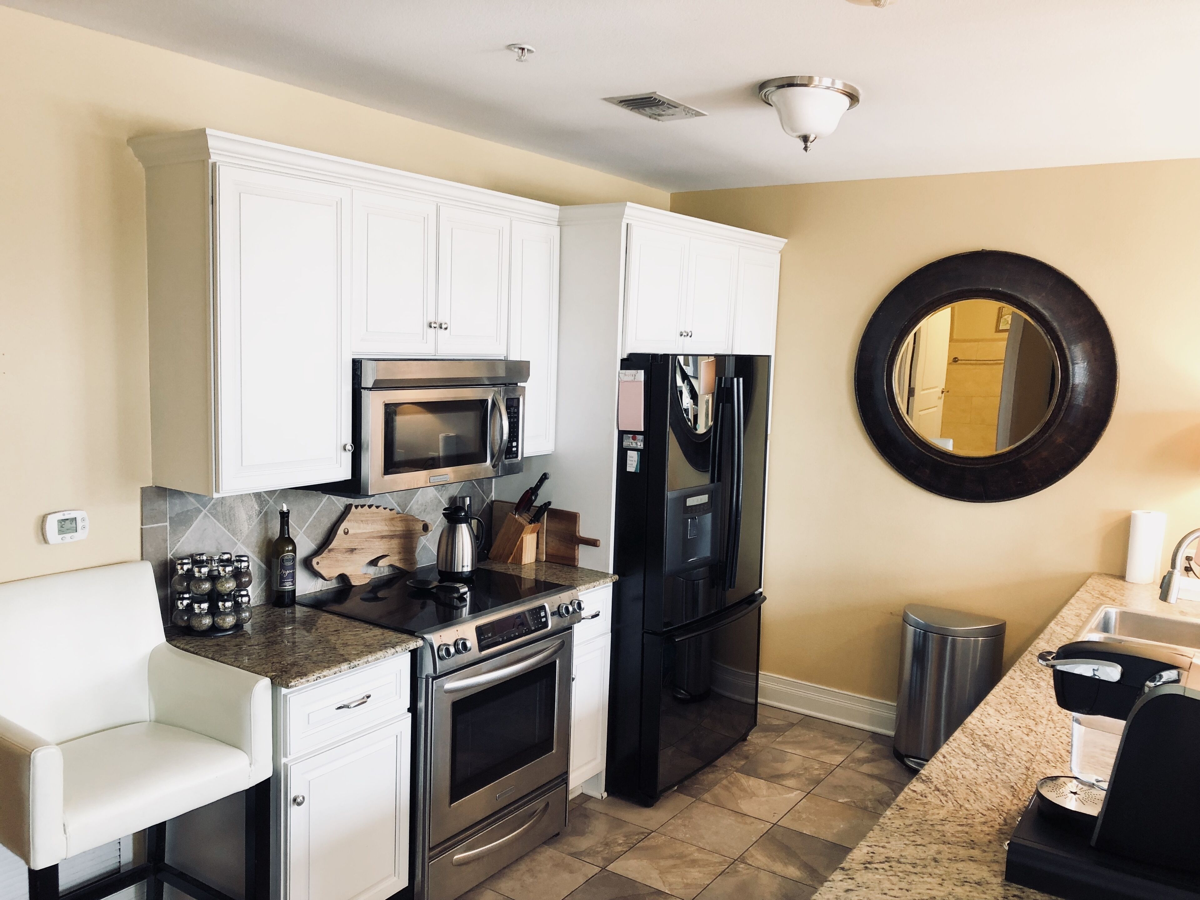 冰箱、微波炉、烤箱、炉灶