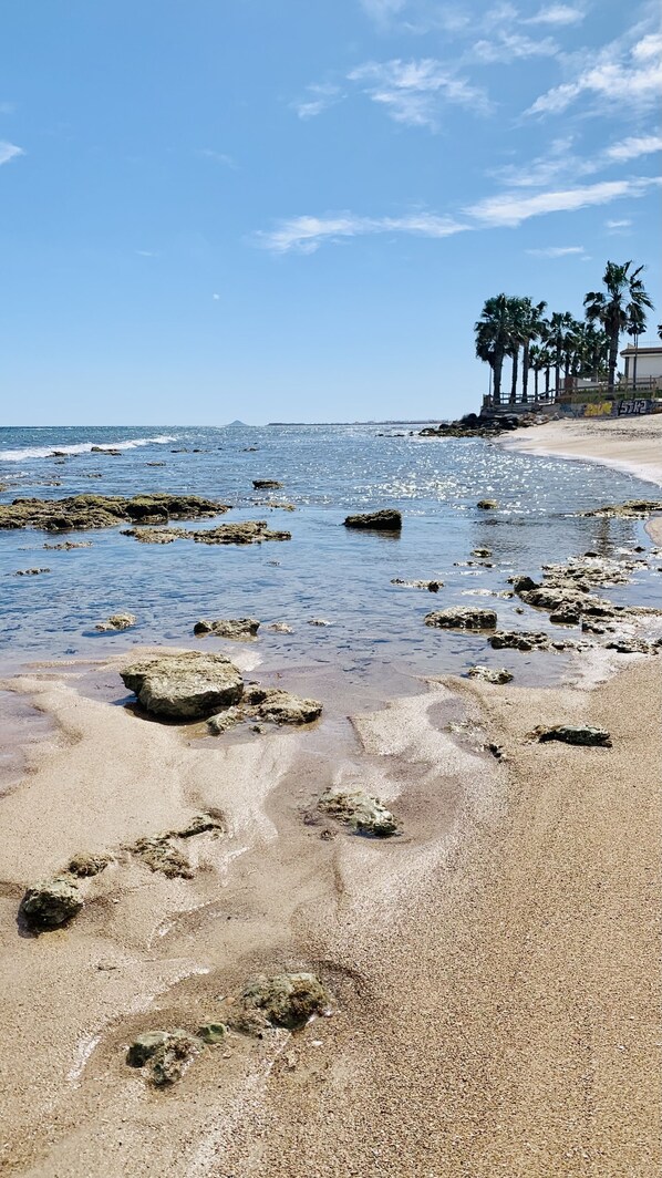 Beach nearby, sun-loungers, beach towels
